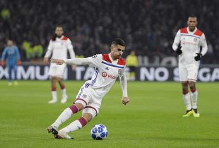 被视为一名 被视为一名